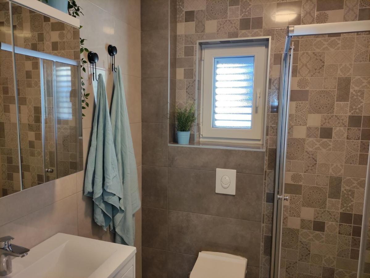 Sebastijan Apartma Makarska